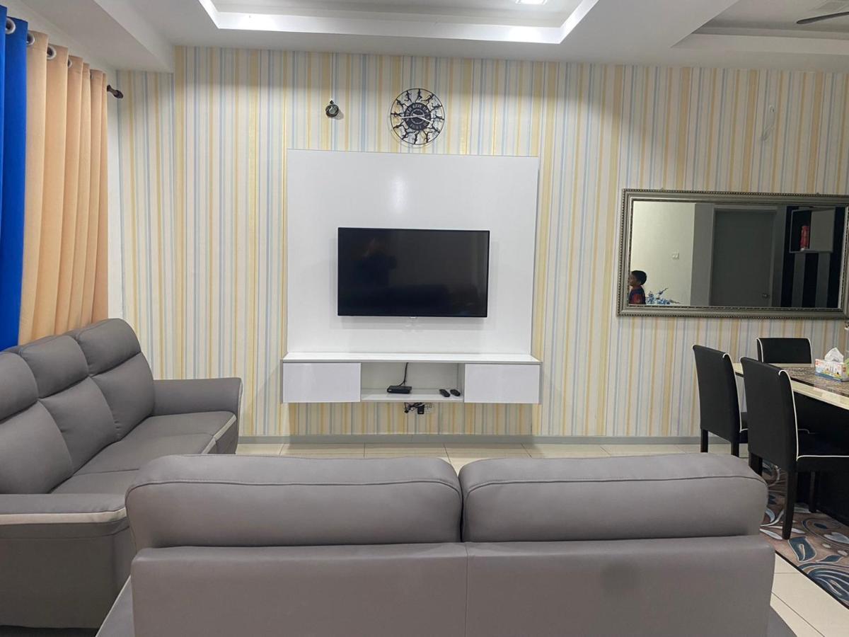 Klia Redza Homestay Kota Warisan Malay Only Sepang Exterior foto